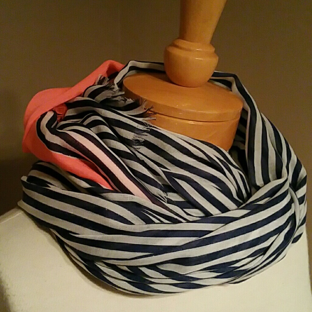 Gorjana Zuma Scarf / Wrap
